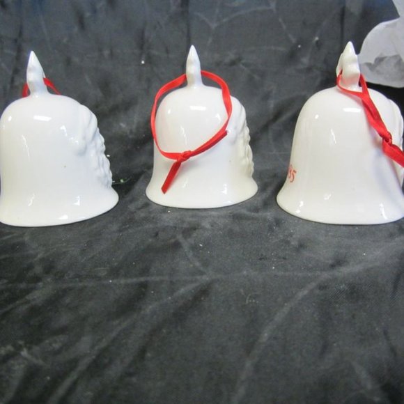 Vtg 1985 GOEBEL BELL ORNAMENT IVORY COLORED PORCELAIN BELL ORNAMENT SET OF 3 - Picture 2 of 6
